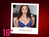 Kate in Blau und Leder